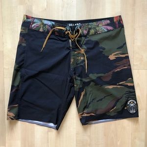 Billabong Boardshorts size 34
